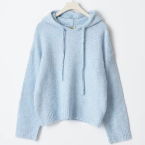 GinaTricot stickad hoodie - Storlek S. Den här säljs inte på Gina längre. Plagget är knappt använt.