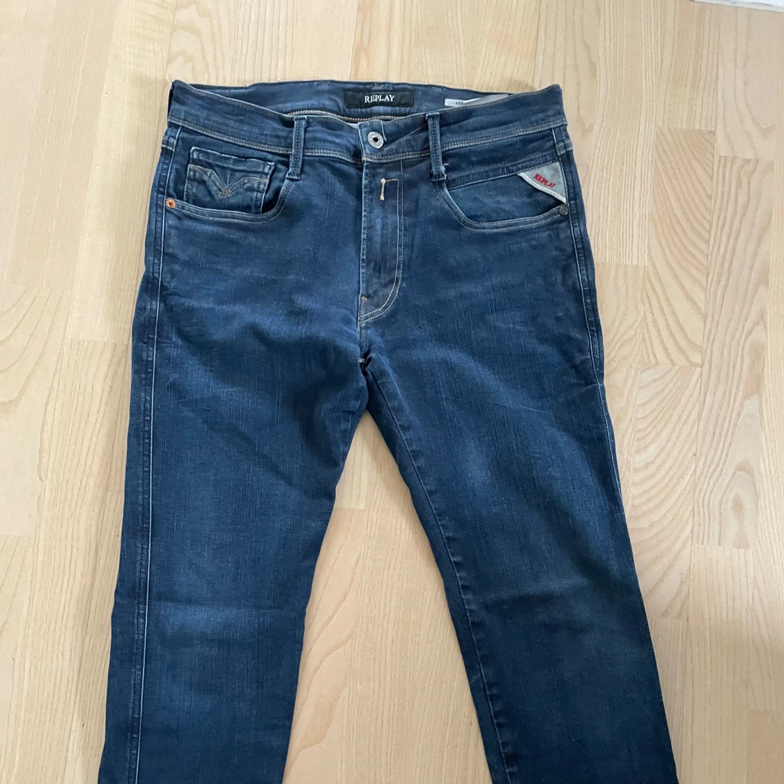 Mörkblå jeans från replay - 3