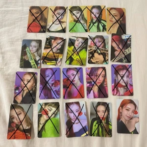 Itzy official photocards - Säljer en Yeji (signerat) photocard tillsammans med ett Ryujin photocard från Mafia In The Morning albumet eftersom att jag har tappat intresset i själva gruppen. Jag tar bara emot Swish tryck ej på köp nu, och kan tänka mig sälja albumet också. Om du har några frågor är det bara att skriva till mig ❤️