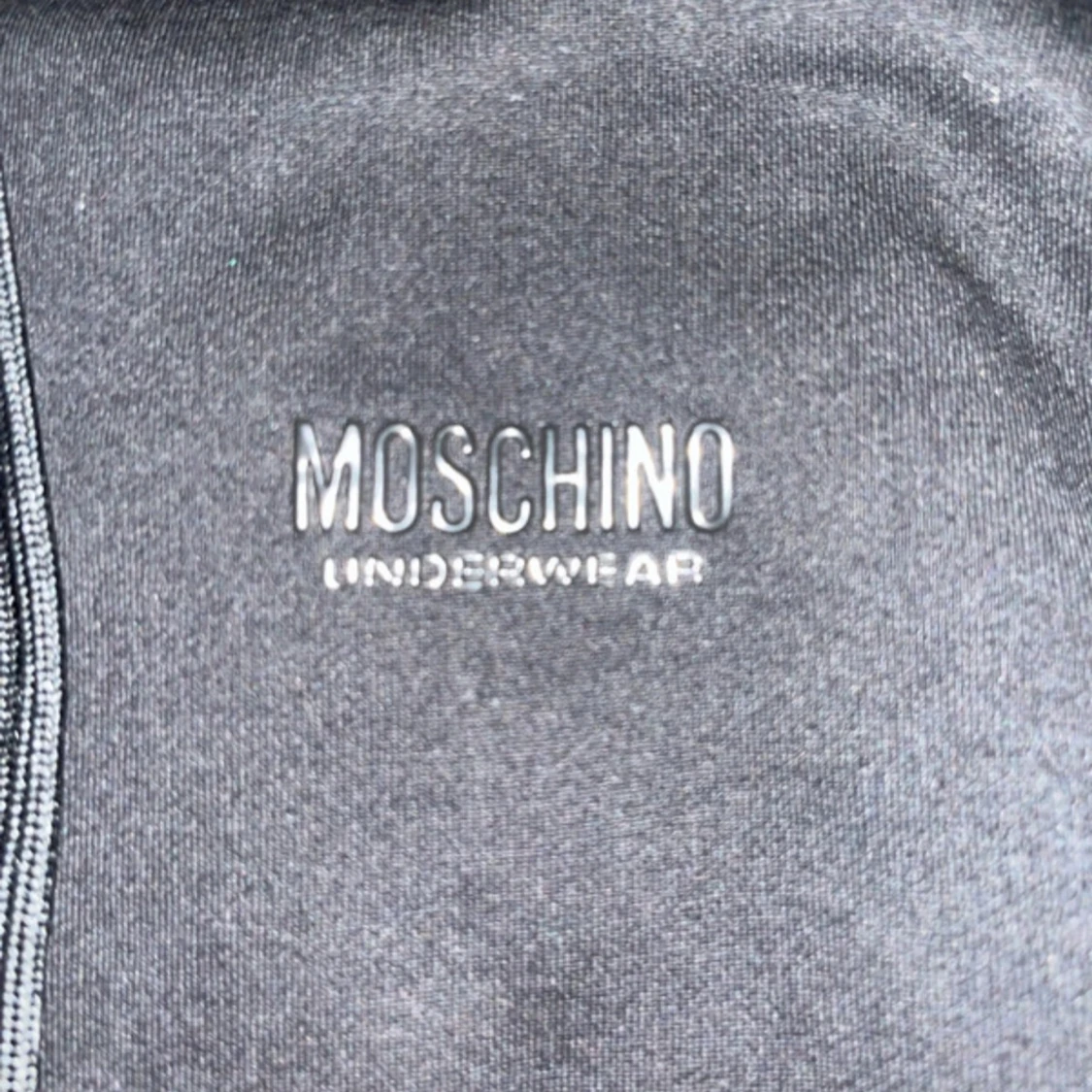 Svart hoodie från Moschino - 2