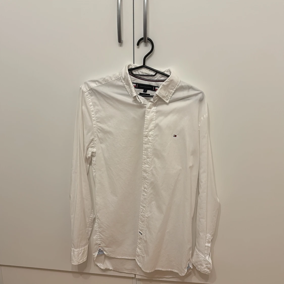 Vit skjorta från Tommy Hilfiger
