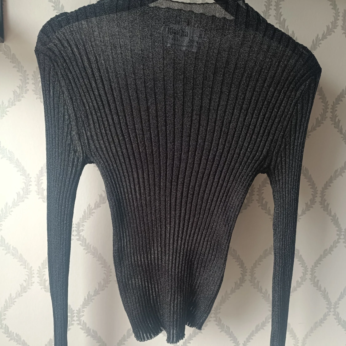 Svart ribbad tröja från Rita Ora x Primark