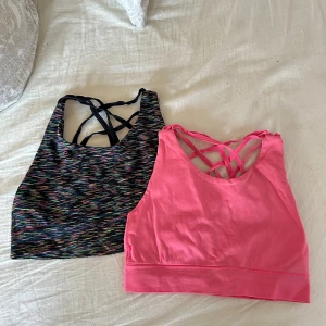 Sport bh 2 pack - 2 fina sport bh:ar som säljes då dom inte passar längre. Inga inlägg men funkar perfekt utan också