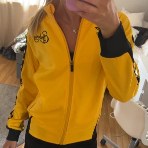 Elfsborg tröja  - Säljer en supersnygg zip tröja från Elfsborg, knappast använd