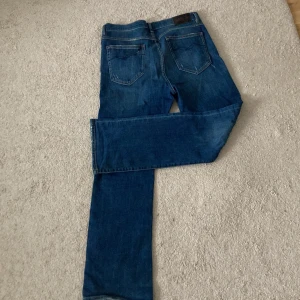 Blåa replay jeans - Snygga blå jeans från Replay