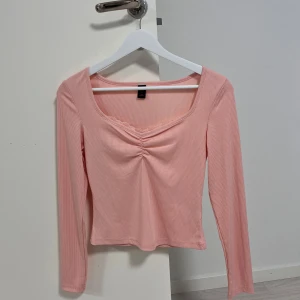 Babyrosa topp - Superskön topp! Färgen är mer babyrosa i verkligheten💕🤗