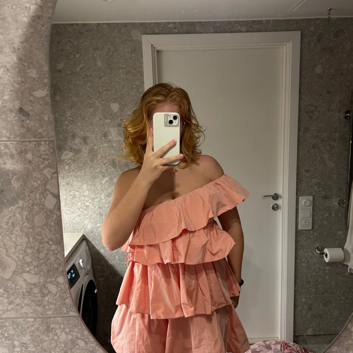 Rosa volangklänning från Zara Cannes Edition