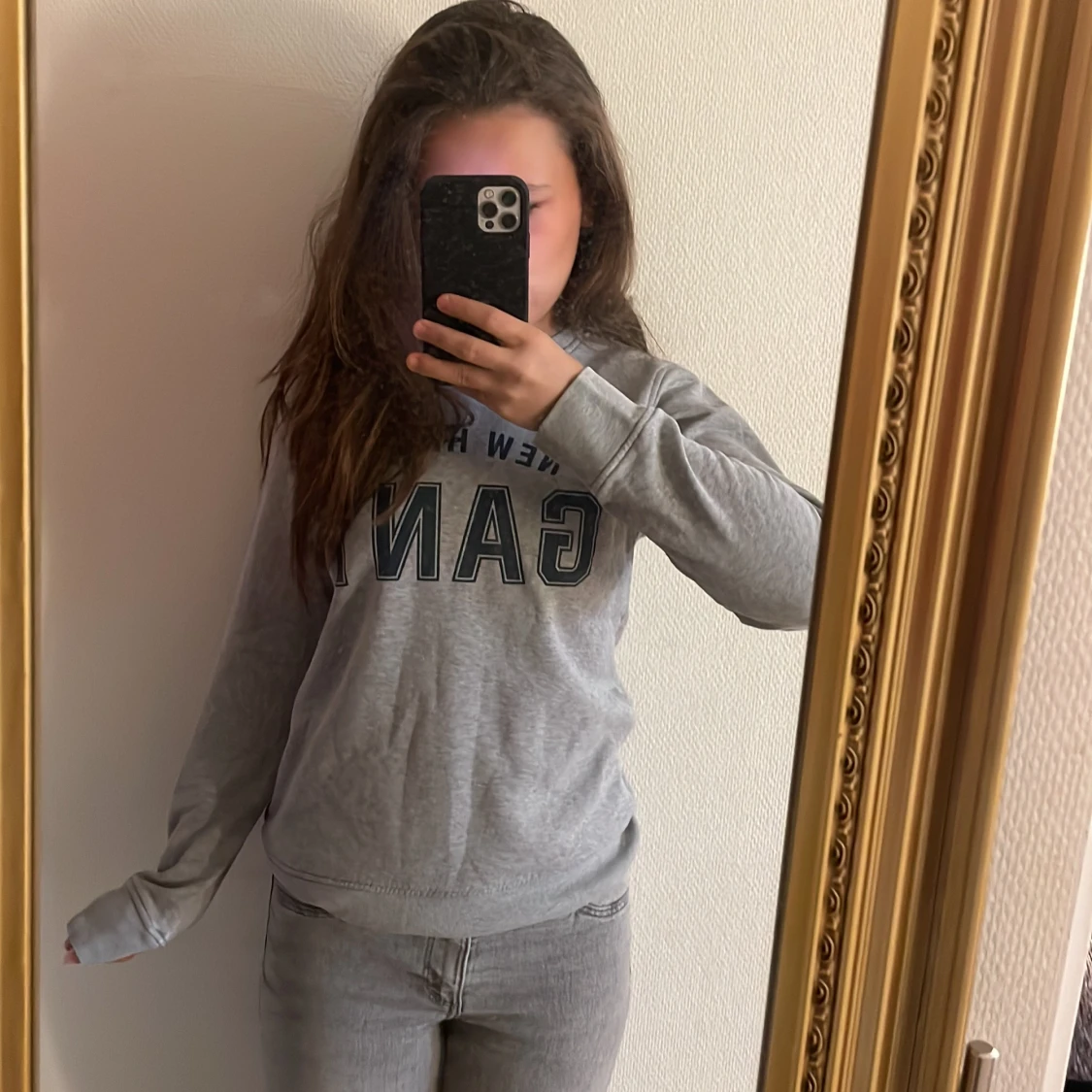 Grå sweatshirt från GANT - 1