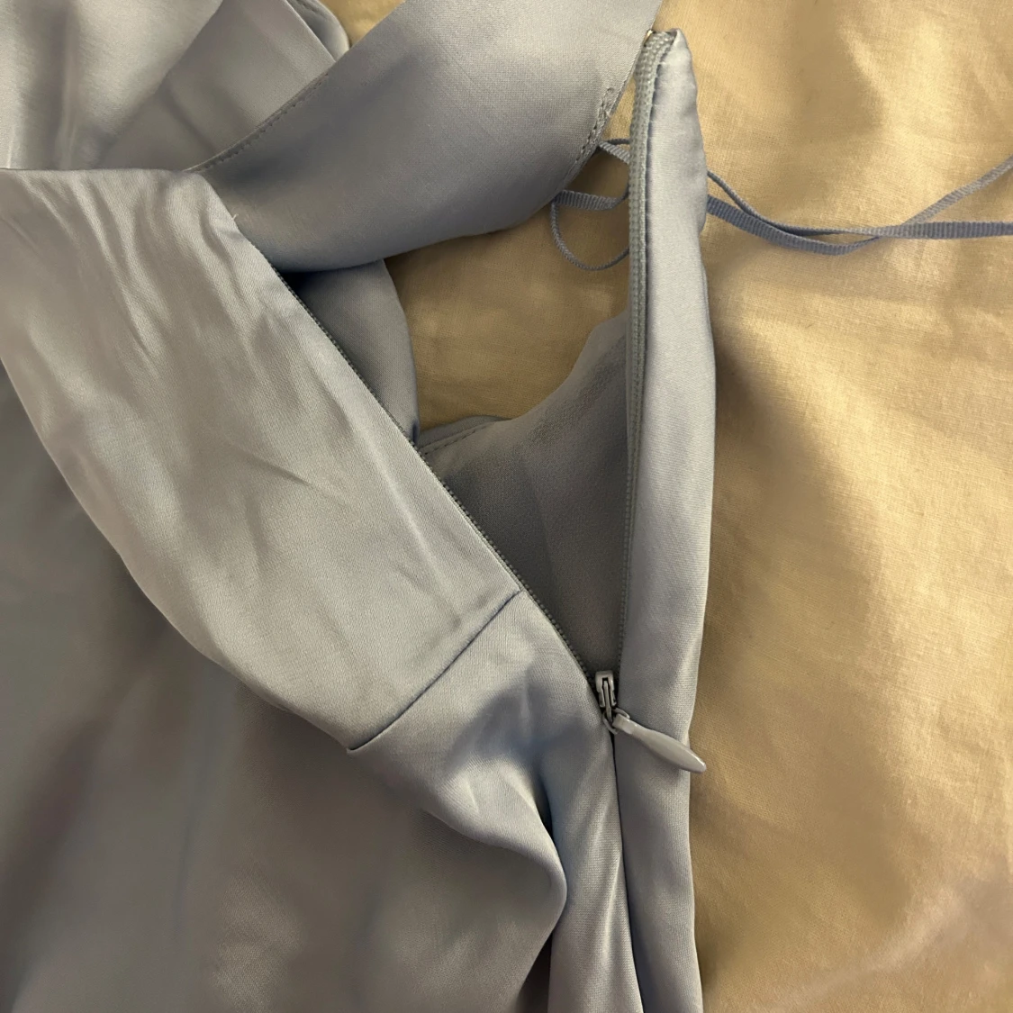 Ljusblå långklänning från Abercrombie & Fitch - 3