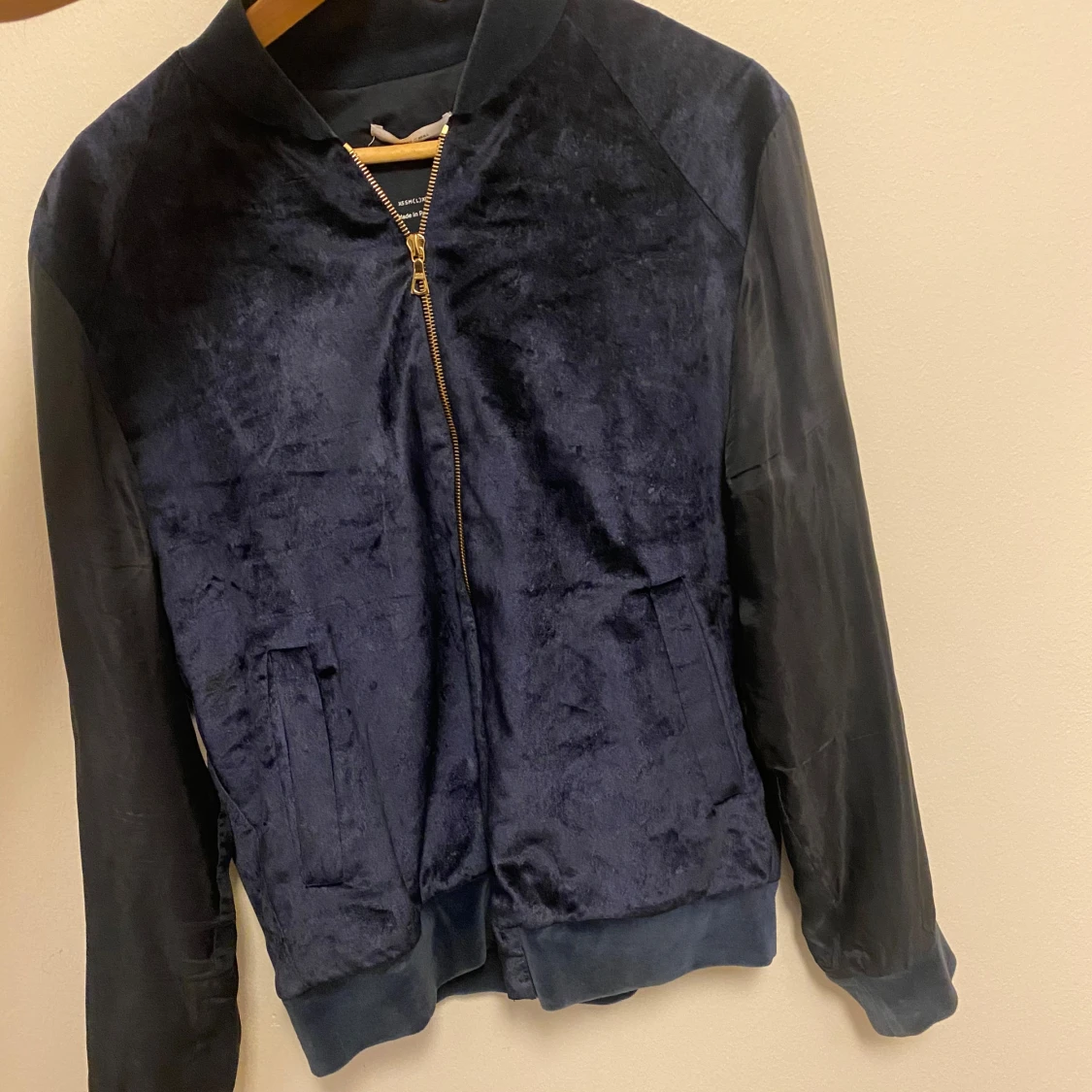 Mörkblå jacka, Limitato - 1