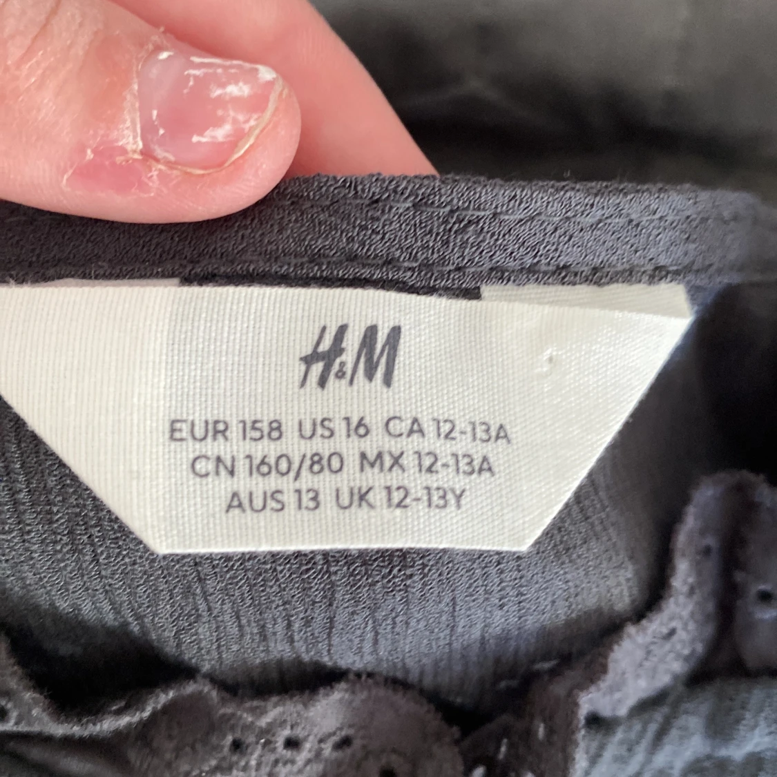 Mörkgrön linnetopp med spets från H&M - 2