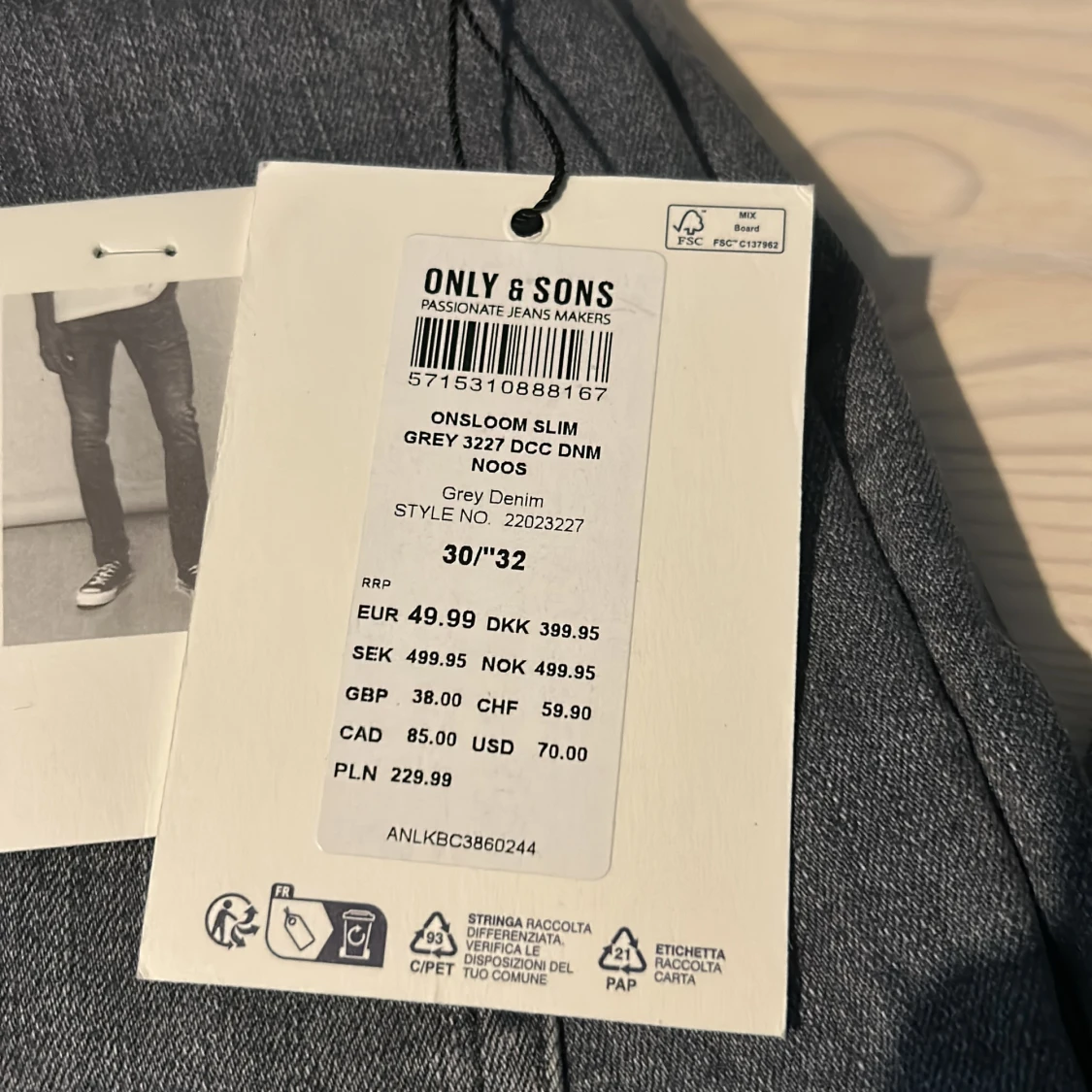 Grå slim fit jeans från Only & Sons - 3