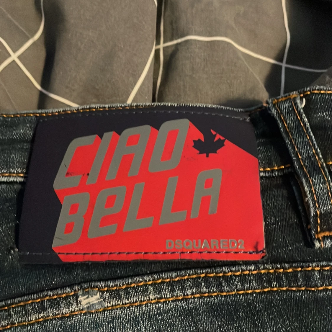 Mörkblå jeans från Dsquared2 med slitningar - 2