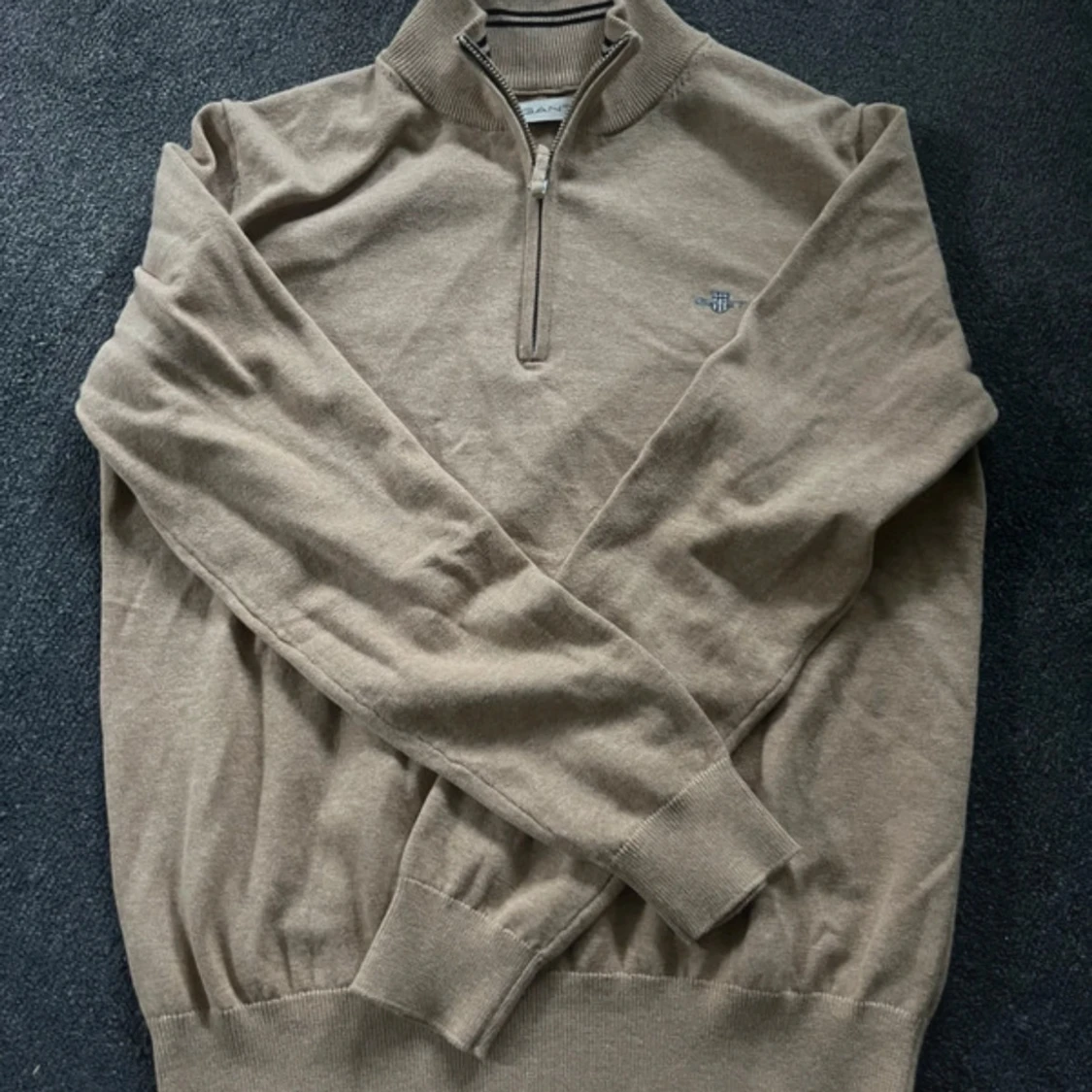 Beige halvzip tröja från GANT