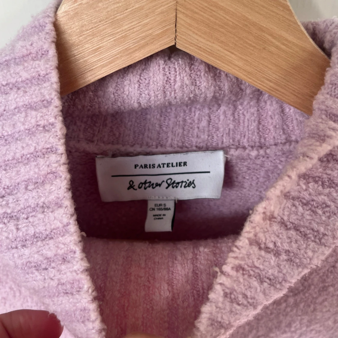 Ljuslila stickad tröja från & Other Stories - 1