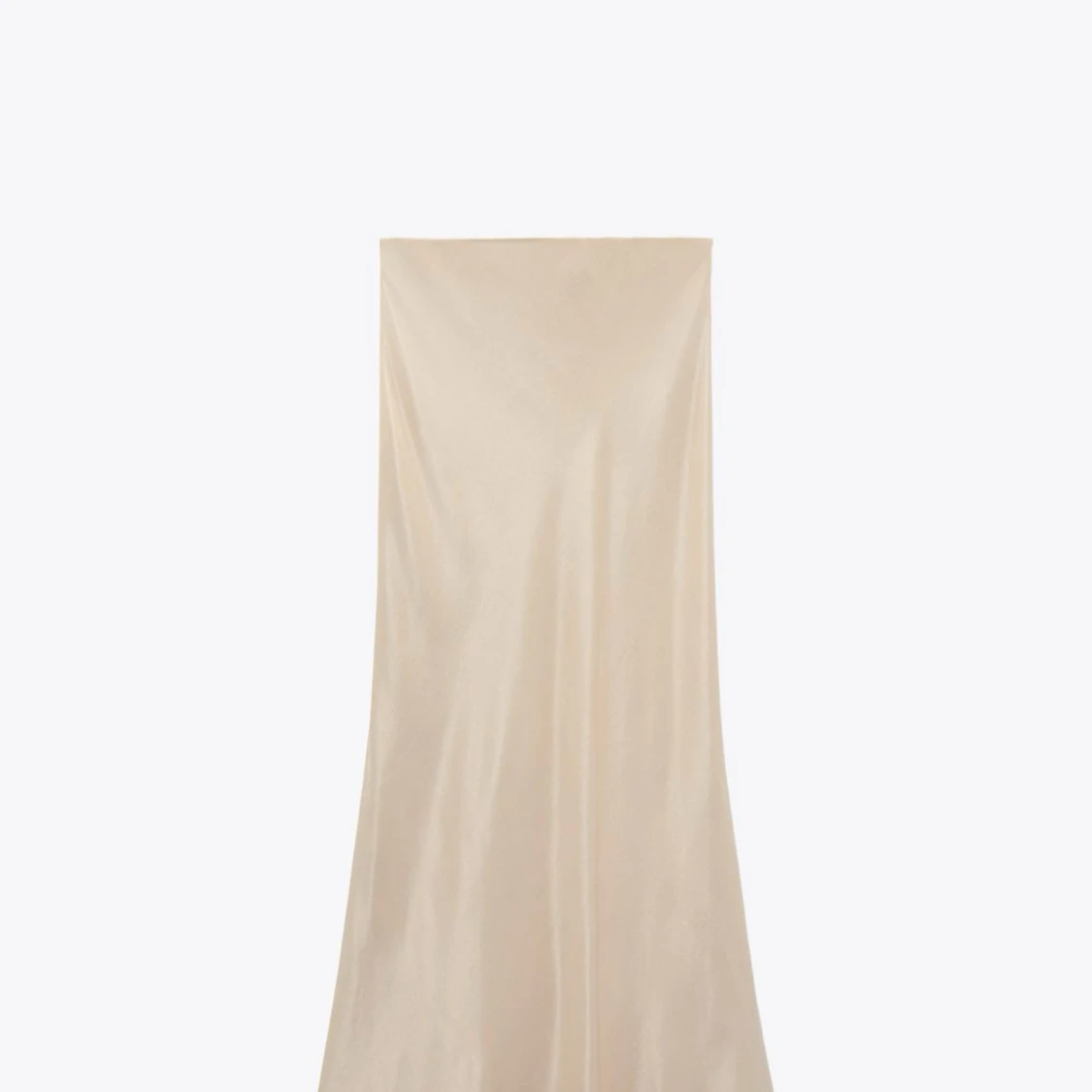 Champagnefärgad långkjol i satin