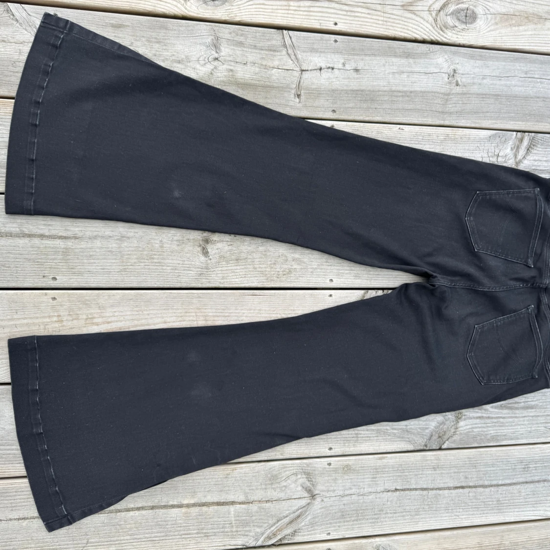 Svarta utsvängda jeans från Jacob Cohen - 3