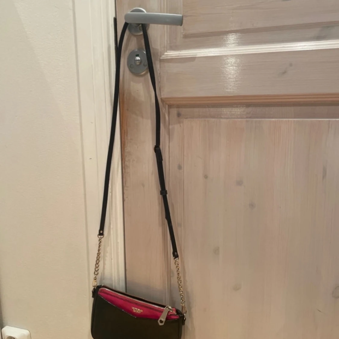 Victoria's Secret axelväska  - 3