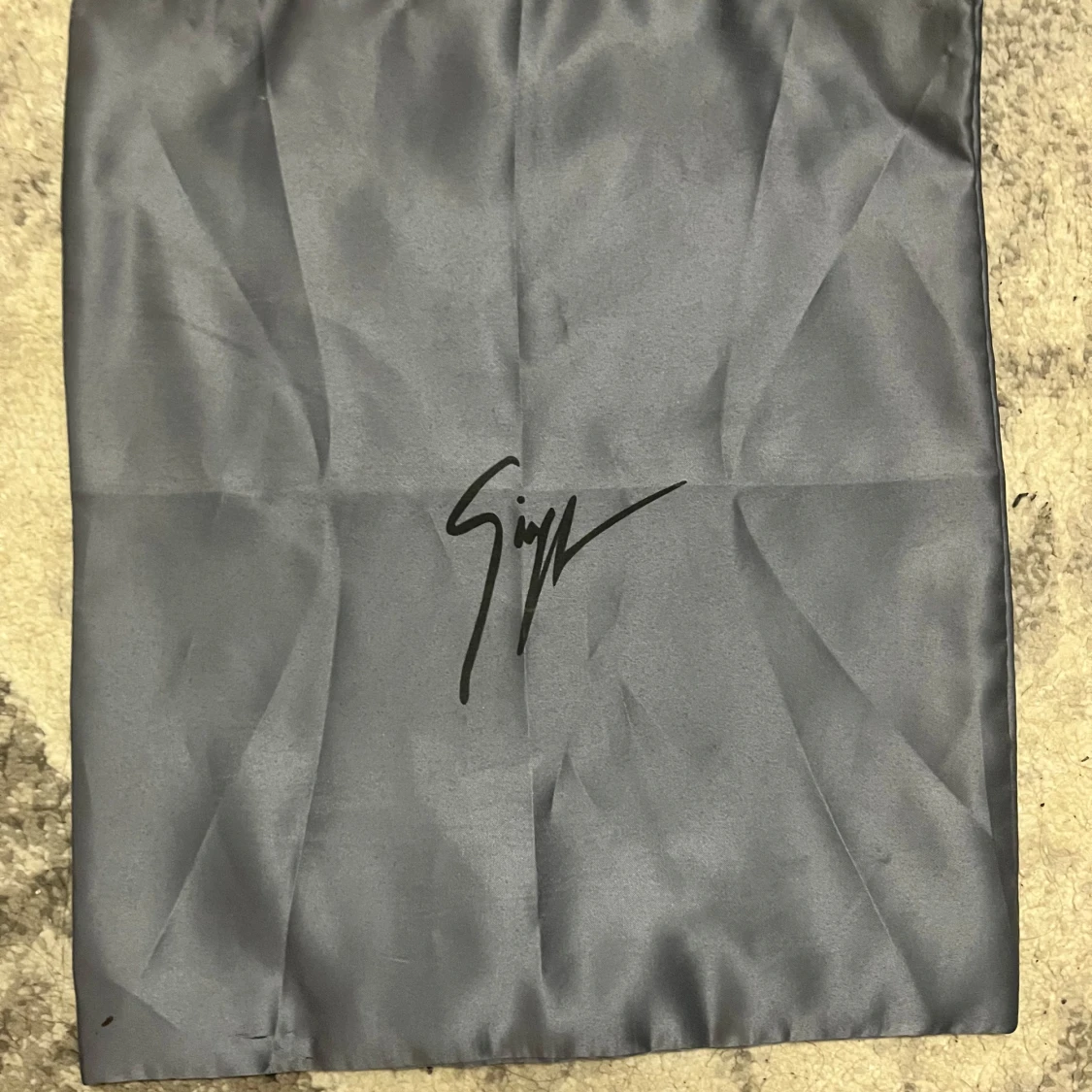 Svarta sneakers från Giuseppe Zanotti med gulddetaljer - 4