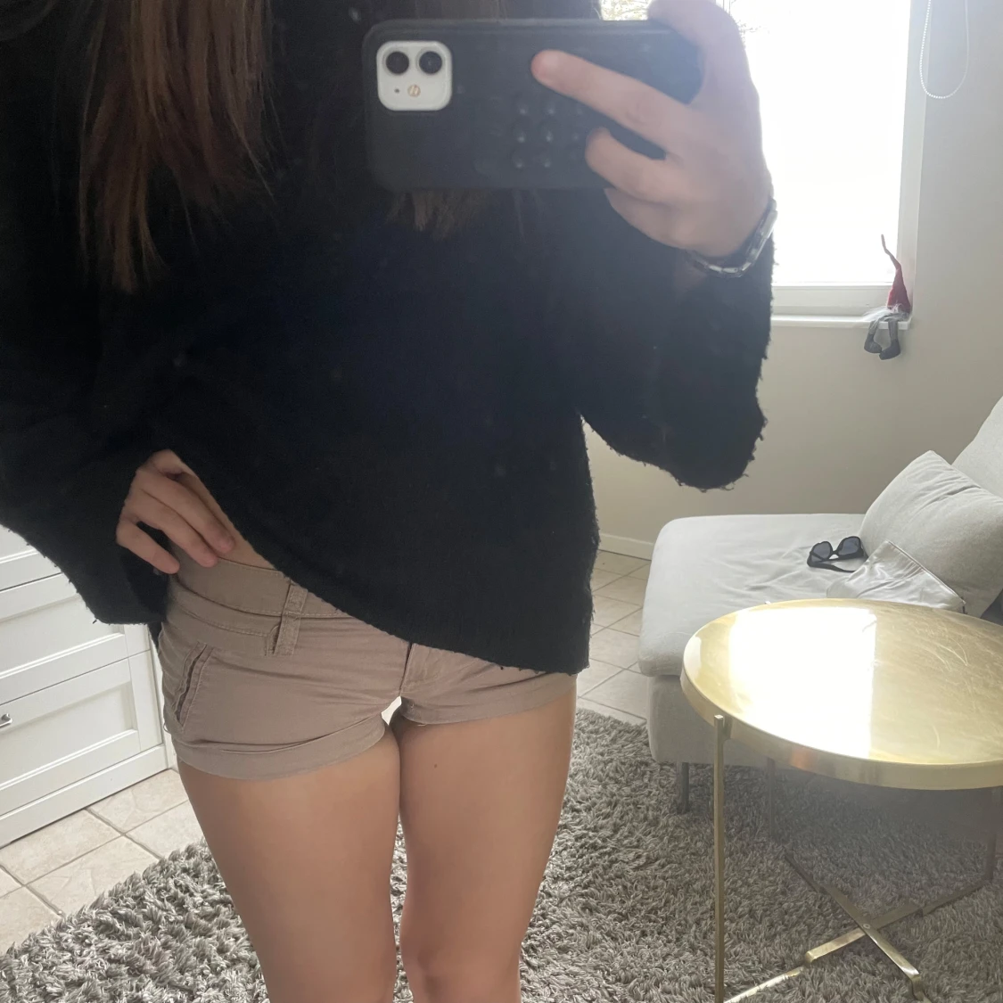 Beiga mini shorts med fickdetaljer