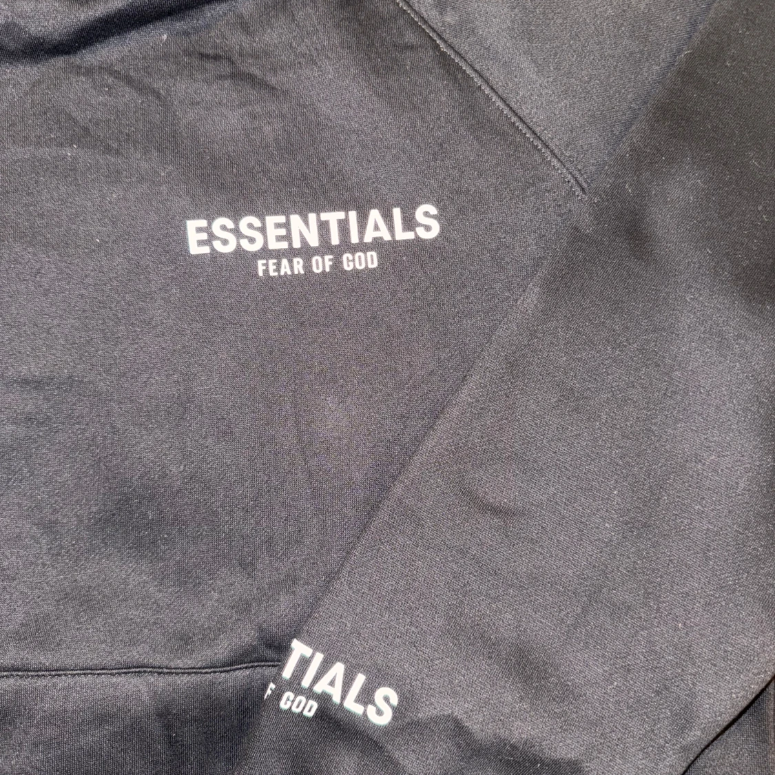 Svart hoodie från Essentials Fear of God - 2