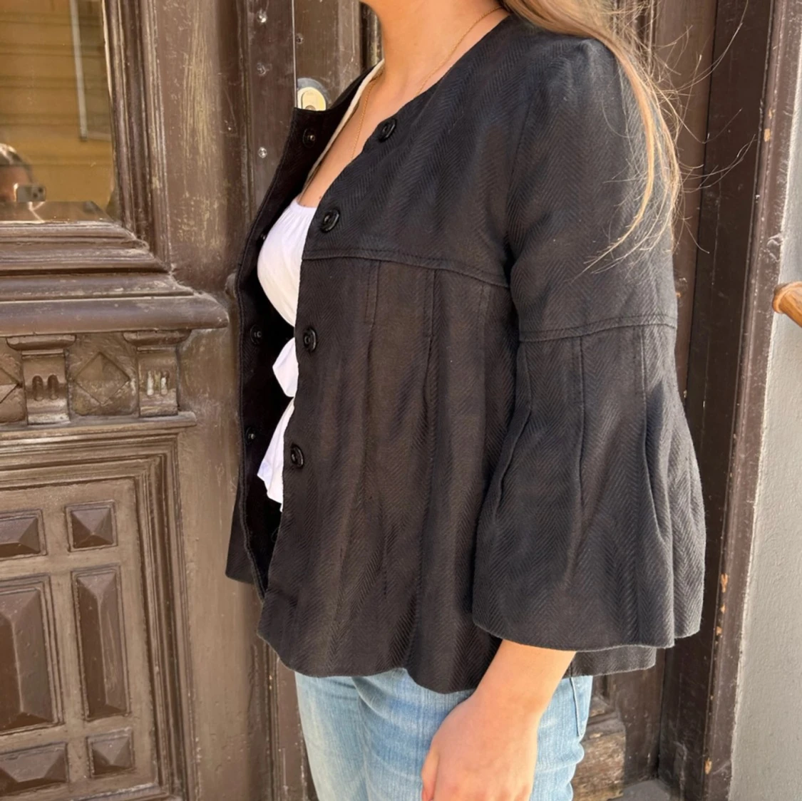 Trekvartsärmad svart kappa - 1