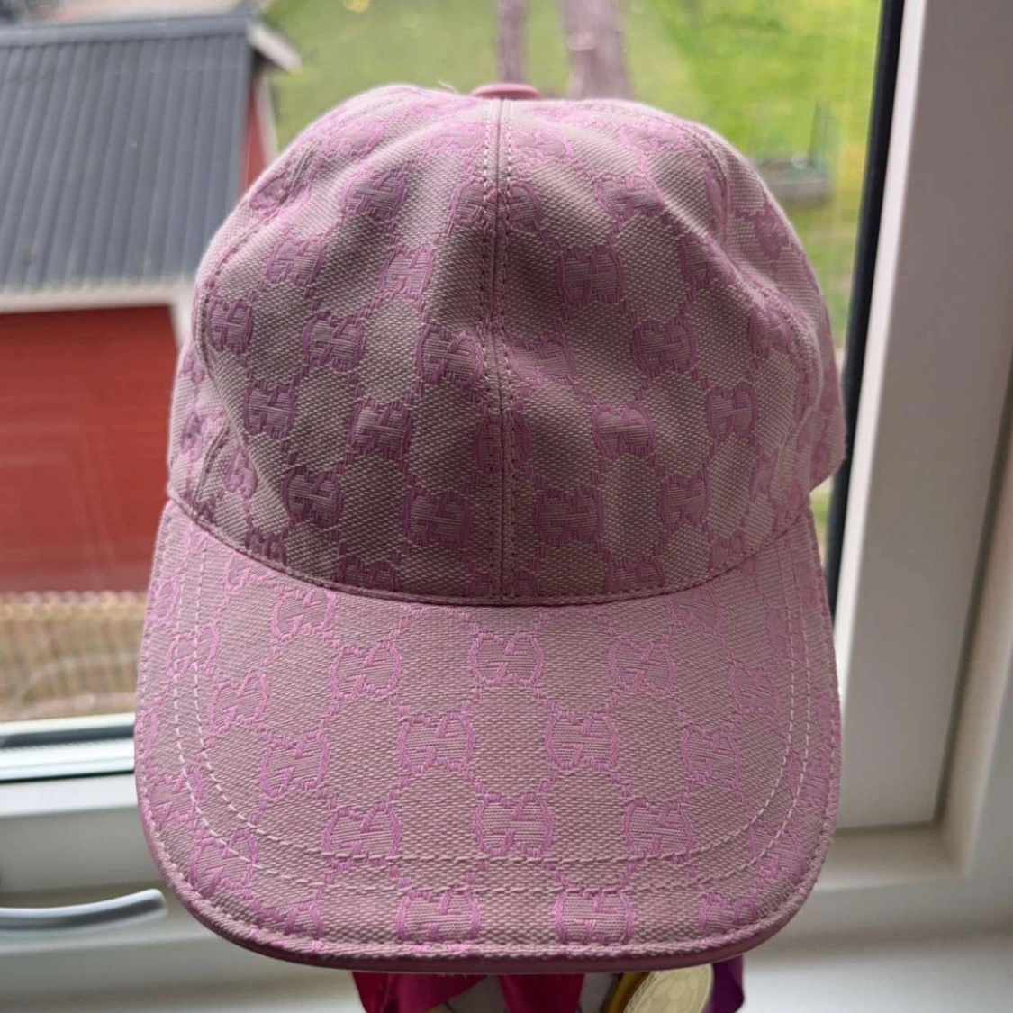 Rosa keps från Gucci med monogram - 2