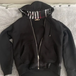Burberry zip up  - Trade bara 