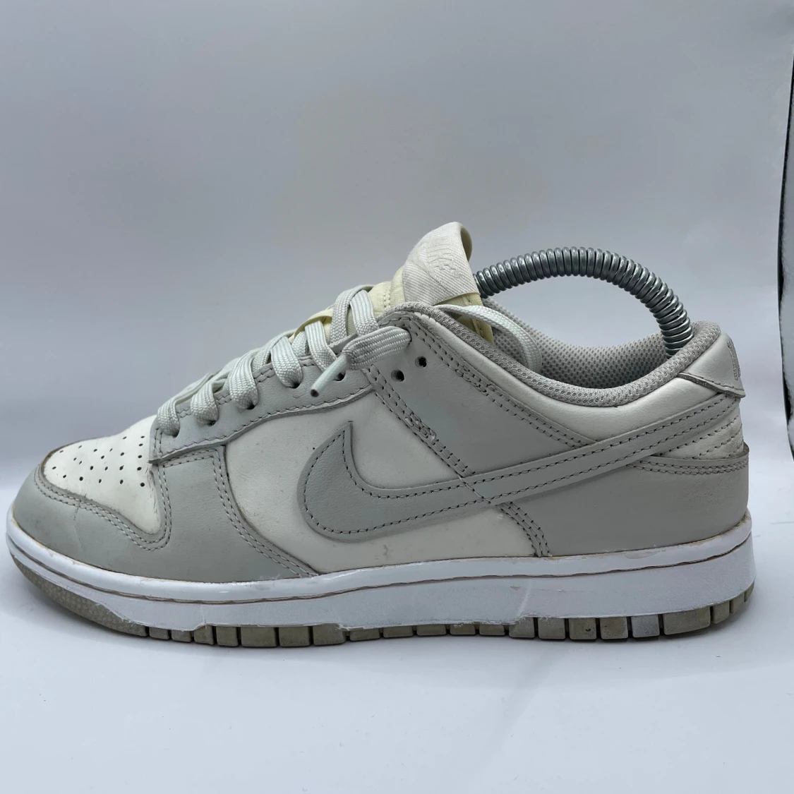 Nike dunk low EU 37 Grå vit - 1