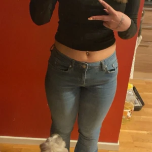 utsvänga jeans - Zara woman jeans, sitter jätte fint och är perfekt längd för mig som är 170.