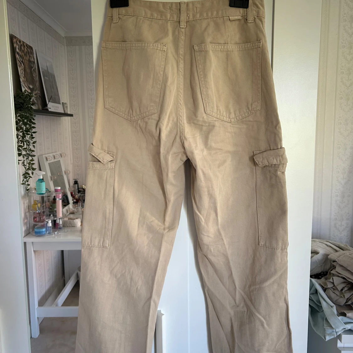 Beiga cargobyxor från Pull&Bear - 1