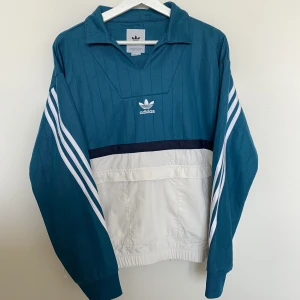 Adidas - Tröja - Storlek S, sparsamt använd.