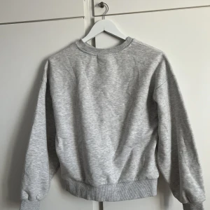 Sweatshirt  - Bra skick!