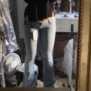 Low waist jeans  - Super snygga Low waist Bootcat jeans från Nelly. Stretchigt material. Kommer tyvärr inte till användning längre.