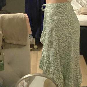 Fin grön kjol till sommaren, använd en del förra året men har blivit för liten