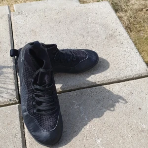 inomhusskor  - Puma inomhusskor som är knappt använda