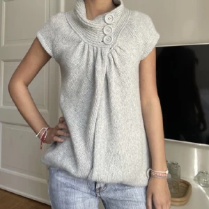 Stickad tröja  - Säljer min stickade tröja, aldrig använt💕