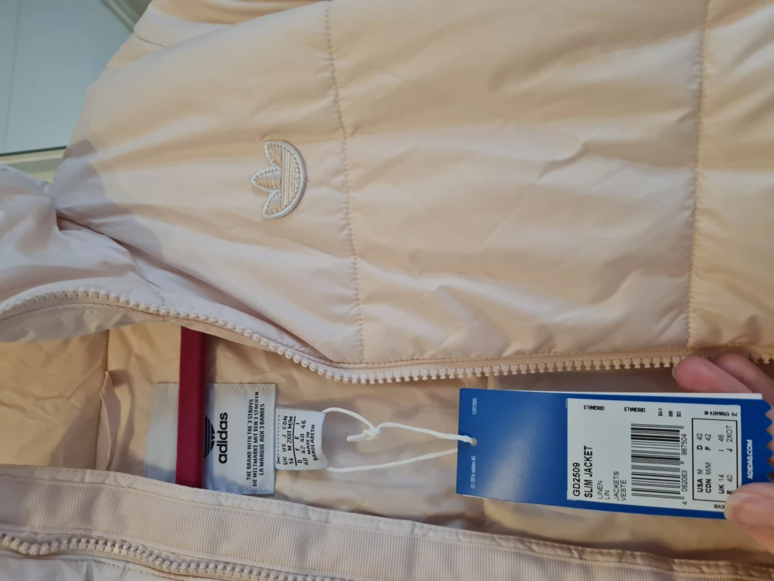 Oanvänd Adidas täckjacka  - 90