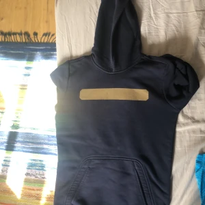 Zlatan Hoodie - Säljer min Zlatan hoodie för att jag inte använder den.