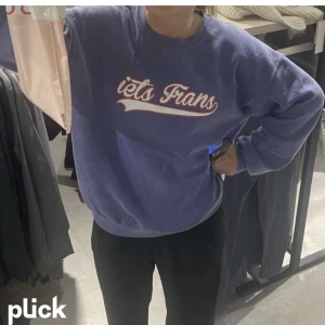 Iets Frans tröja - Jättefin tröja från iets Frans, fint skick. Sitter som en stor S/M, herrmodell. Pris kan diskuteras!