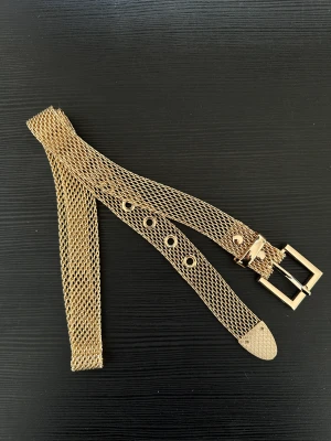 Skärp från H&M  - Guldkärp från H&M, ej använda.  Storlek xs 