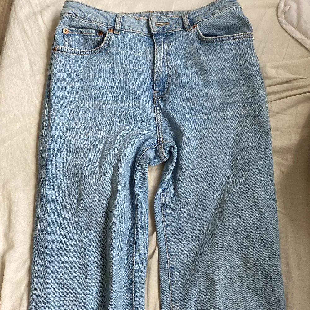 Säljer mina jeans från lager 157 storlek S. Kontakta mig vid köp av flera grejer . Jeans & Byxor.