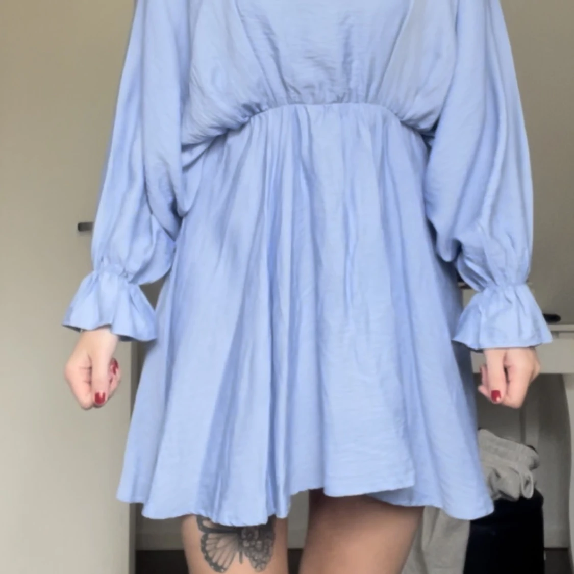 Oanvänd klänning  - 90