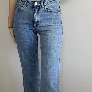 Ankellånga mom jeans 