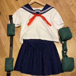 Himiko toga kostym - Himiko toga kostym utan koftan, köpt 2020 men bara använd ett fåtal par gånger. 