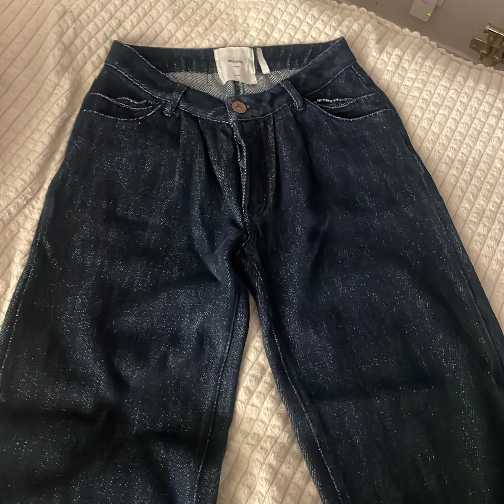 Väldigt baggy jeans, oneteaspoon jeans, storlek 26, aldrig använt . Jeans & Byxor.