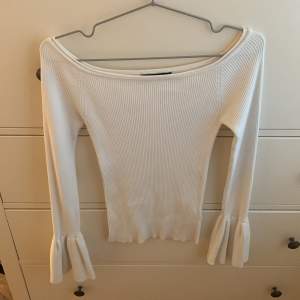 Säljer denna tröjan från Gina Tricot i storlek S. Den kommer tyvärr inte till användning längre men den är jättefin nu till vintern🤍