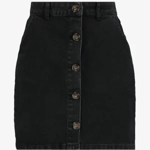 Svart Jeanskjol - Svart jeanskjol med bruna knappar.  Brand: Even & Odd  Size: 36