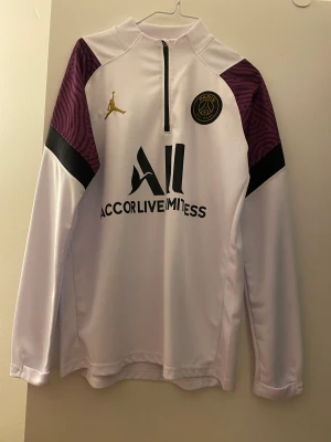 Psg tröja  - Psg tröja, använd 1 gång ser ut som ny, pris 200kr, klart och prutat😊