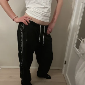Baggy adidas - Säljer baggy adiddas byxor då de är för korta för mig (177)🫶🏻